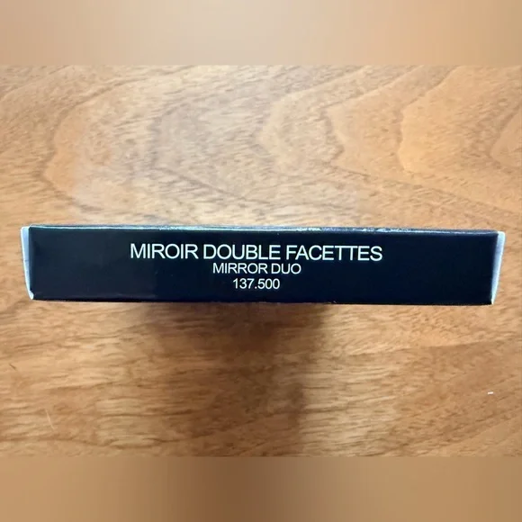 Chanel RED Miroir Double Facettes Double Mirror 
Mirror Duo

NEW in Box. - Picture 4 of 10